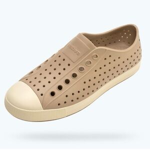 NATIVE - JEFFERSON UNISEX - FLAX TAN - SIZE MEN 10 OR WOMEN 12